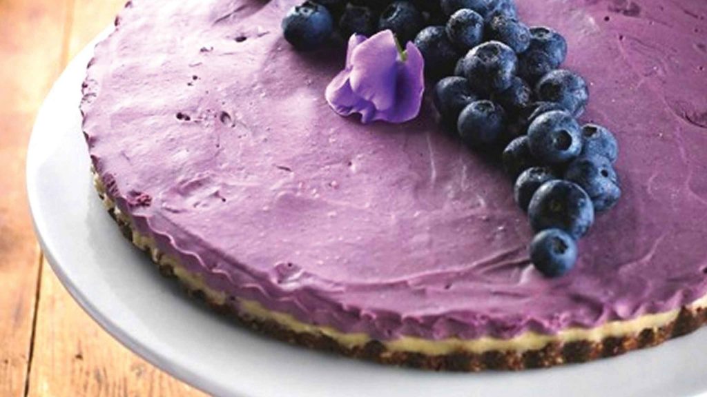 WHITE CHOCOLATE & BLUEBERRY CAKE
