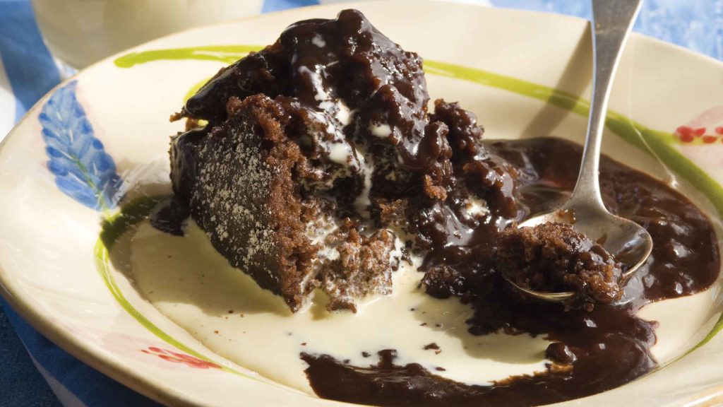 RICH CHOCOLATE SELF-SAUCING PUD